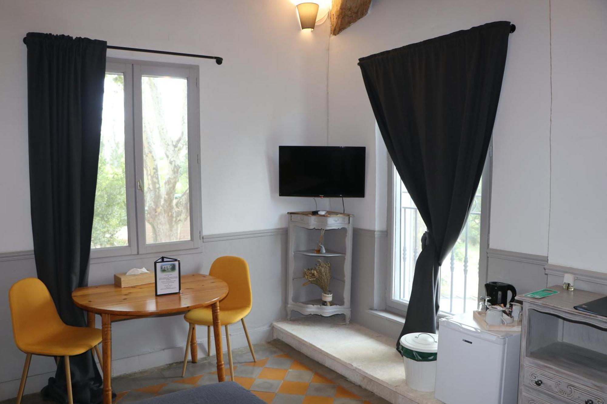 Le Mas Des Cerisiers Jacuzzi Et Sauna Inclus Pour Tous Les Logements 아비뇽 외부 사진