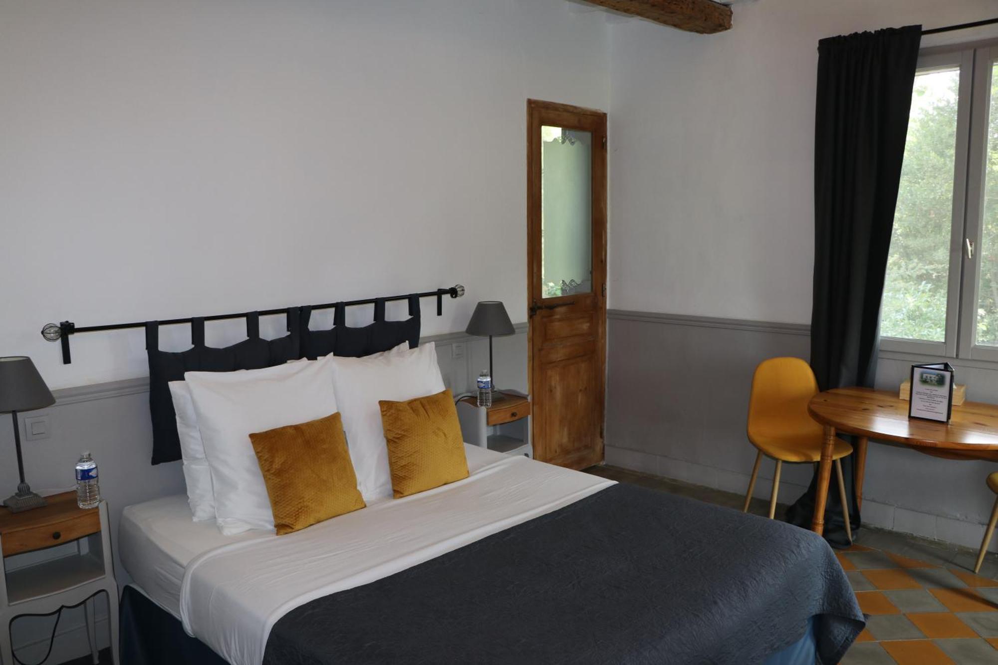 Le Mas Des Cerisiers Jacuzzi Et Sauna Inclus Pour Tous Les Logements 아비뇽 외부 사진